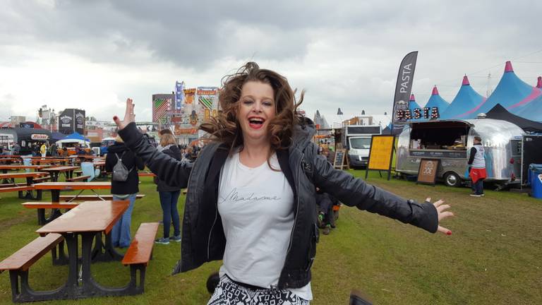 Maartje Heldoorn is dolblij op Paaspop. (foto: Tom van der Meer)