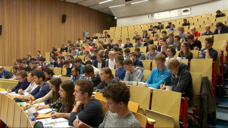 Het bofvirus is bij zes Eindhovense studenten vastgesteld.