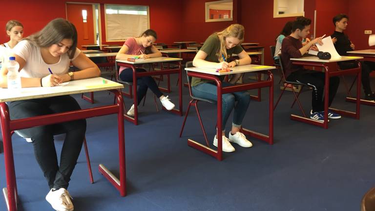 Geen volle gymzaal. want er is nog maar één examenklas in Ravenstein (Foto: Karlijn Houterman/OB)