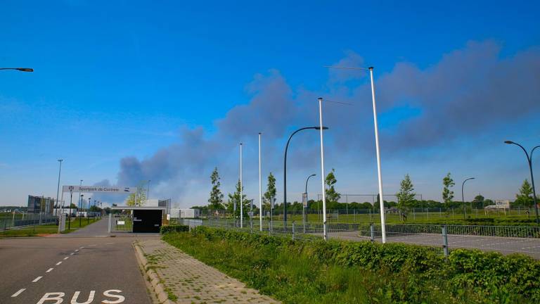 solide Knipperen straf Enorme brand in schuimrubberfabriek Polyvlok in Breda bijna uit - Omroep  Brabant