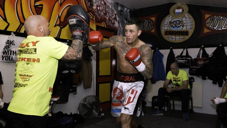 Nieky Holzken tijdens een training (foto: ANP)