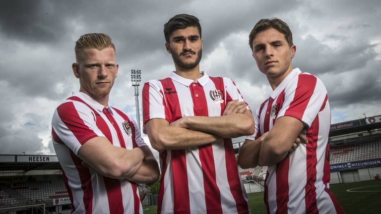 Het jubileumshirt van FC Oss (foto: Marcel Bonte).