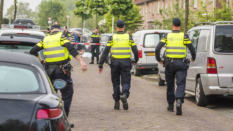 De politie was massaal aanweizg in de buurt. (Foto: Sem van Rijssel/SQ Vision)