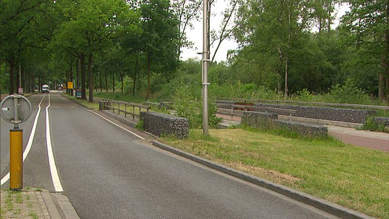 Hier in Helmond werd de fietsster aangevallen. (Foto: Opsporing Verzocht)
