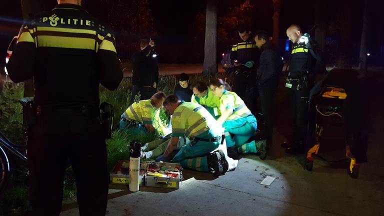 De vrouw is naar een ziekenhuis gebracht. (Foto: Bernt van Dongen/FPMB)