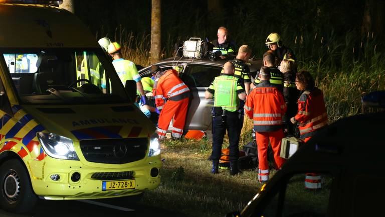 In totaal zijn nu drie verdachten aangehouden in de zaak van het keienongeval in Schijndel. Het zijn twee jongens van 17 jaar oud en een man van 19 jaar oud. (Foto: Sander van Gils.)