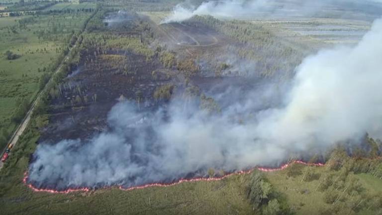 De brand in natuurgebied de Deurnsche Peel (foto: Ivo van der Put / YouTube ).