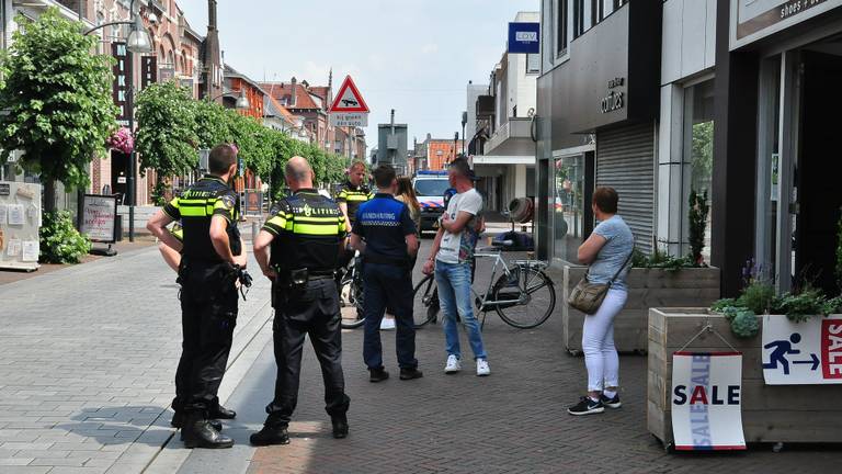 De politie onderzoekt de zaak. Foto: FPMB / Marvin Dor¬eleijers