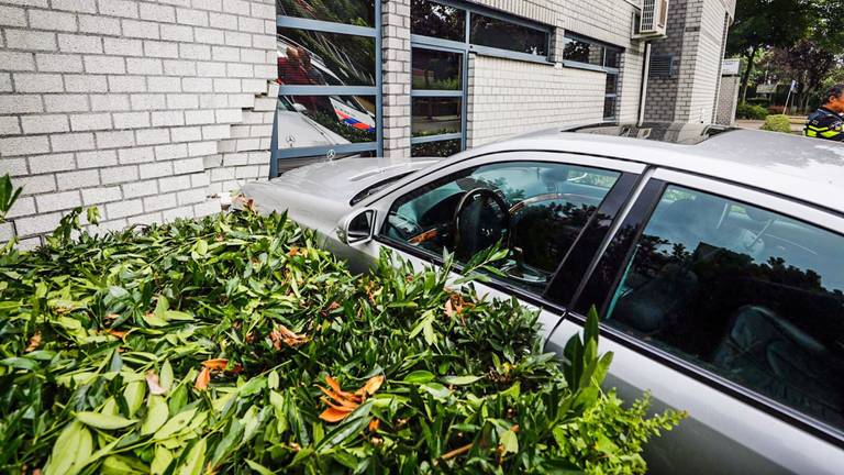 Hoe het ongeluk kon gebeuren, is niet bekend (Foto: Sem van Rijssel/SQ Vision)