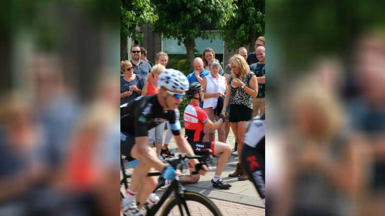 Het moment van het aanzoek (foto: Maarten Hendriks)