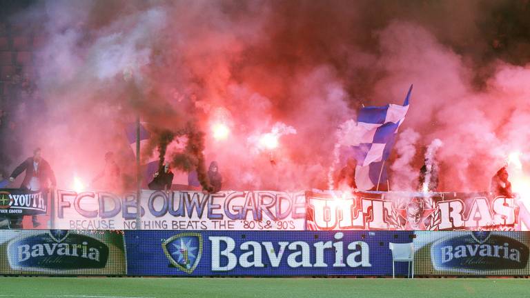 Supporters van FC Den Bosch. (Foto: VI Images)