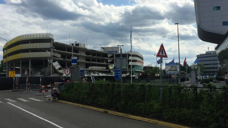 De ingestorte parkeergarage (foto: Hans Janssen).