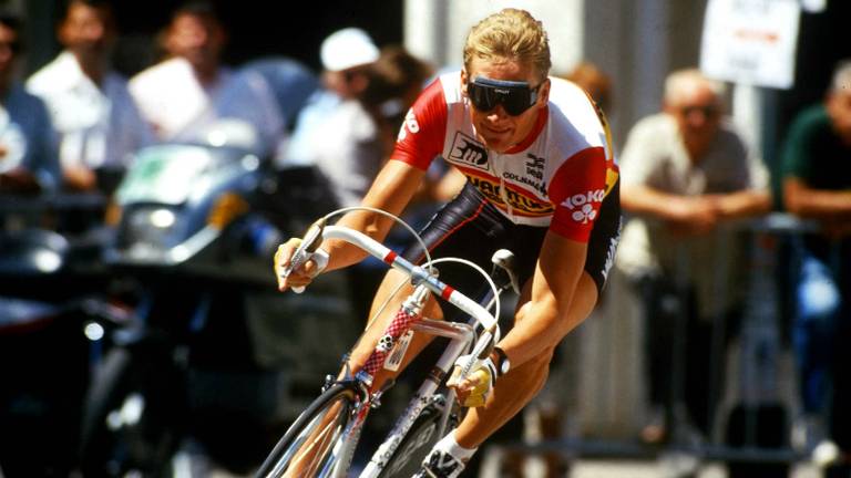 Adrie Van Der Poel Greep Een Gele Trui Met Een Nare Bijsmaak Omroep Brabant
