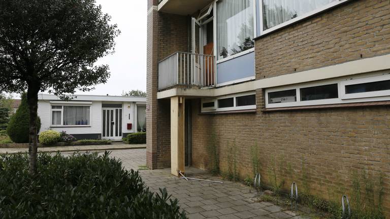 De pilaren blijven staan totdat de flats zijn gesloopt. (Foto: SK-Media)