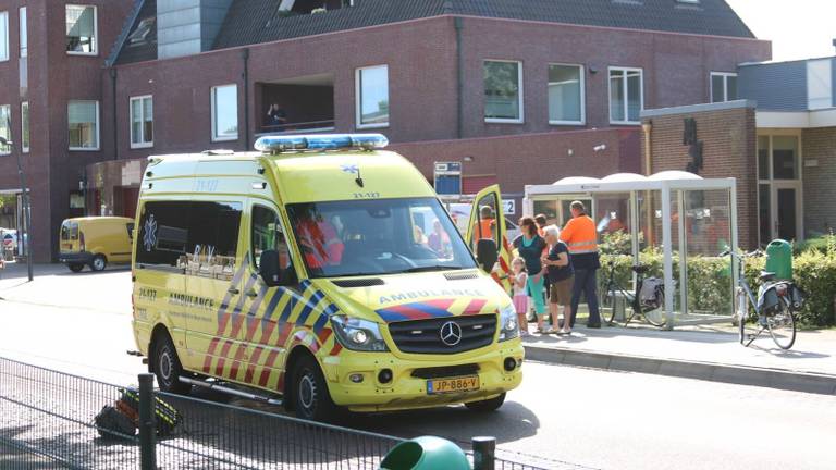 Het ongeluk gebeurde op de Kennedystraat (Foto: Marco van den Broek)