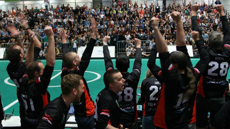 Vorig jaar werden de Eindhovense robotvoetballers wereldkampioen. (Foto: Tech United)