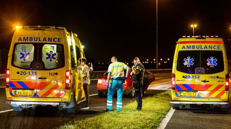 Het kind is met een ambulance naar een ziekenhuis gebracht. (Foto: Marcel van Dorst)