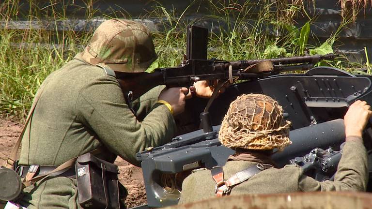 De Tweede Wereldoorlog werd dit weekend nagespeeld bij Oorlogsmuseum Overloon.