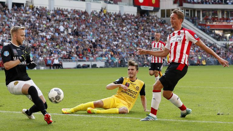 Luuk de Jong in actie tegen Roda JC. (Foto: VI Images)