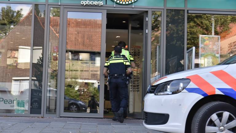 Deze opticien werd zojuist beroofd (Foto: SQ Vision)