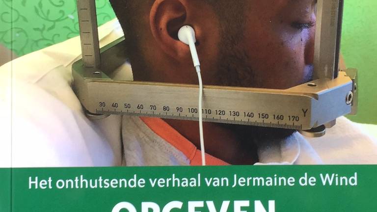 De biografie 'Opgeven is geen optie' van Jermaine de Wind is donderdag gepresenteerd
