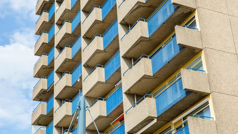 Balkons van de Beneluxflat. (Foto: Christian Traets/SQ Vision)