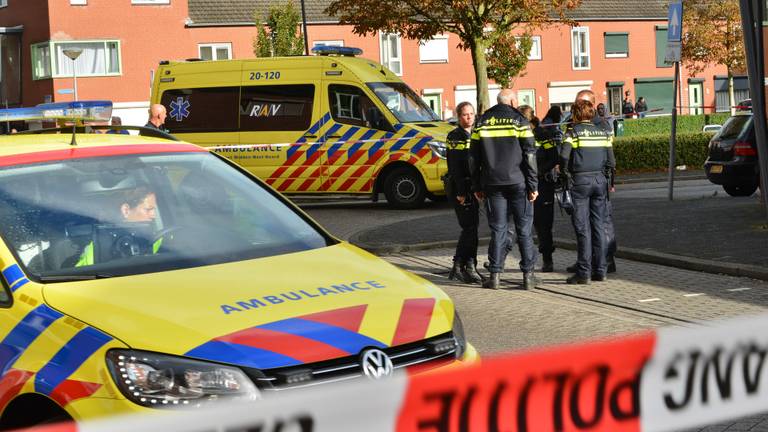 Onderzoek na de steekpartij in de Merwedestraat in Breda (foto: archief/SQ Vision)