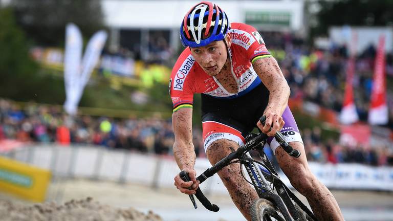 Mathieu van der Poel won ook in Gieten. (Foto: VI Images)