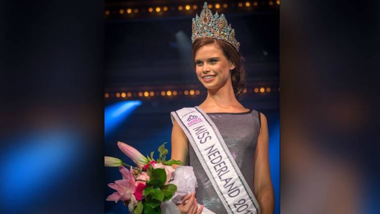 Nicky Opheij gekroond tot Miss Nederland (foto: StudioPrdxd).