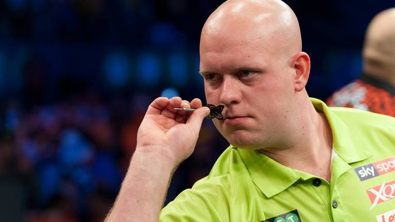 Michael van Gerwen in actie tijdens het EK. (foto: Kelly Deckers)