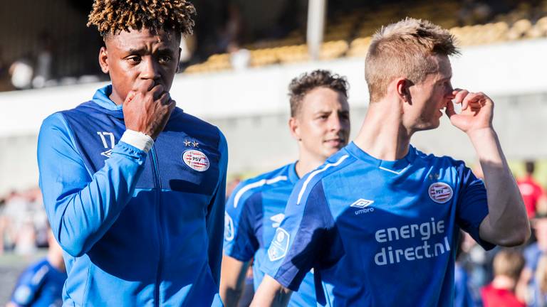 Steven Bergwijn na de zege op VVV Venlo. (foto: VI Images)