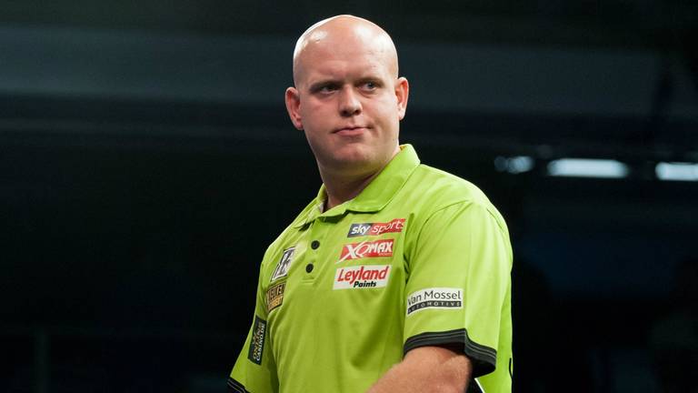 Michael van Gerwen dartte vrijdagavond met een blessure. (Foto: Kelly Deckers/PDC)