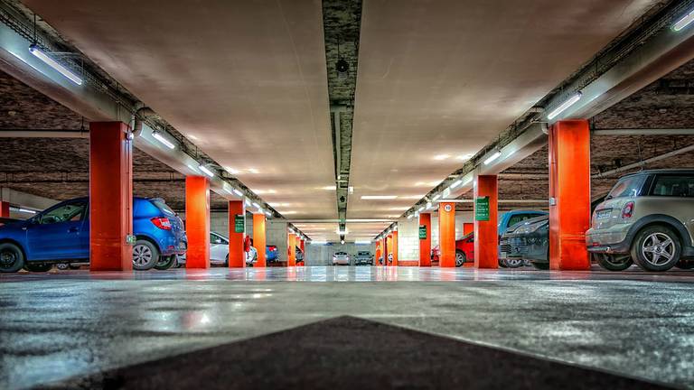 Willekeurige parkeergarage (foto: Pixabay)