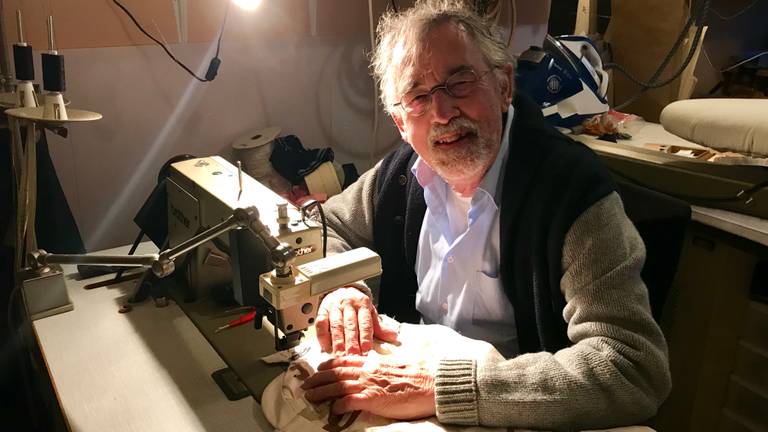 Peter Dau is 79 en brengt een modecollectie uit