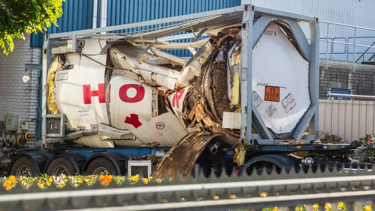 Vervrwongen staal na de implosie. (Foto: Christian Traets/SQ Vision)