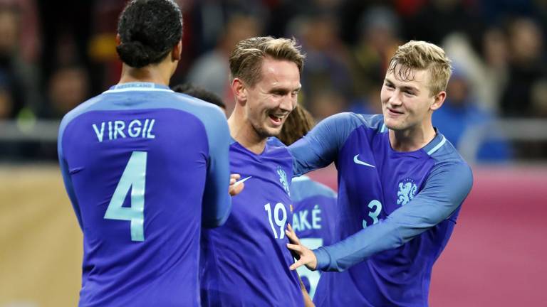 Luuk De Jong Scoort Weer Oranje Wint Met 3 0 Van Roemenie Omroep Brabant