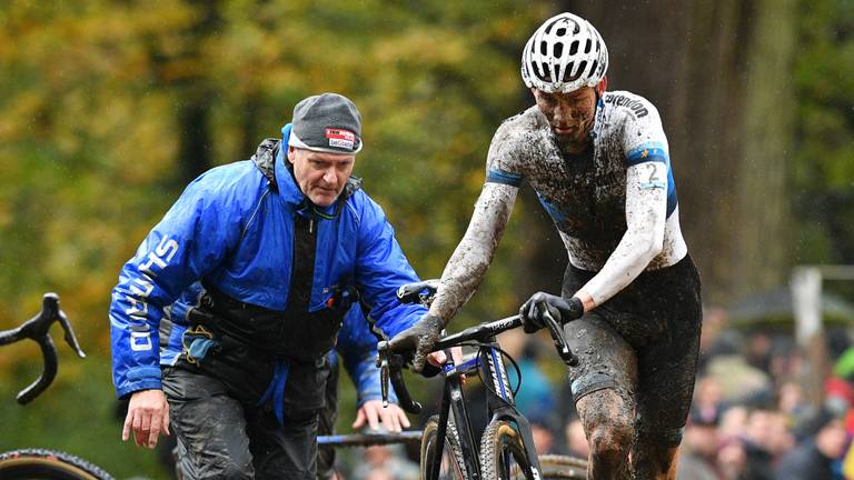 Mathieu van der Poel in actie tijdens de uit de Superprestigereeks in Gavere (foto: VI Images).