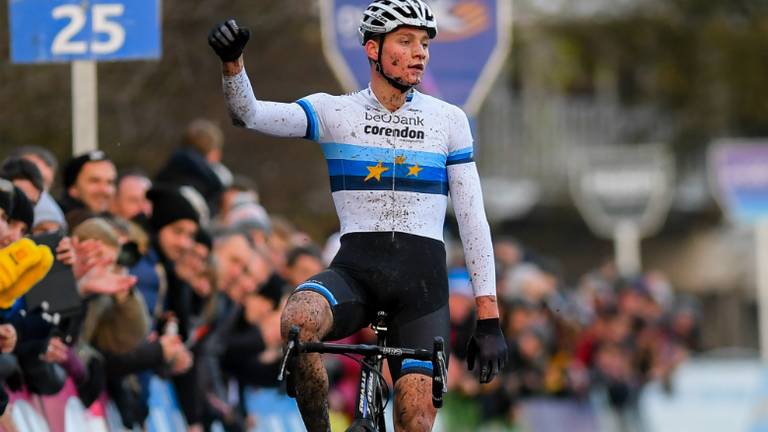 Mathieu Van Der Poel wint weer (foto: VI Images).