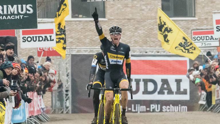 Corné van Kessel wint in Hasselt (foto: OrangePictures).