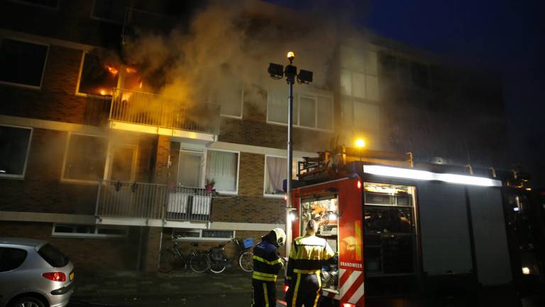 Brand in appartementencomplex Oosterhout. (Foto: Marcel van Dorst / SQ Vision)