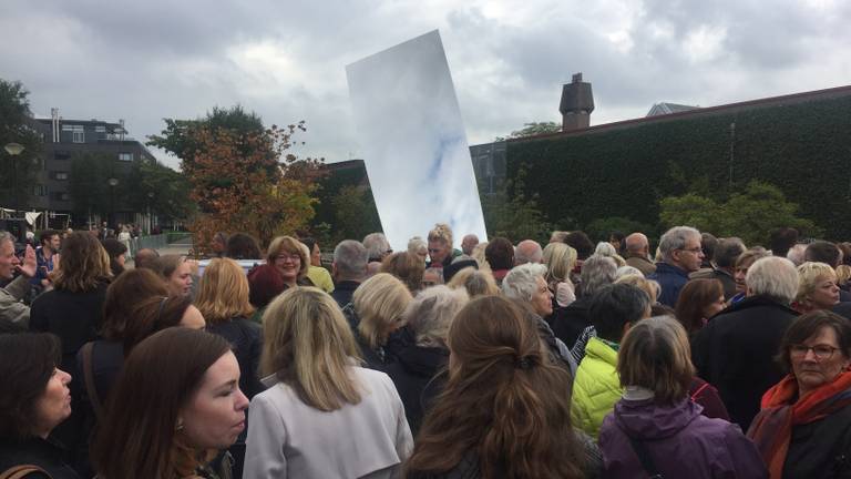 De Sky Mirror van Anish Kapoor trekt sinds de eerste dag al veel bekijks.