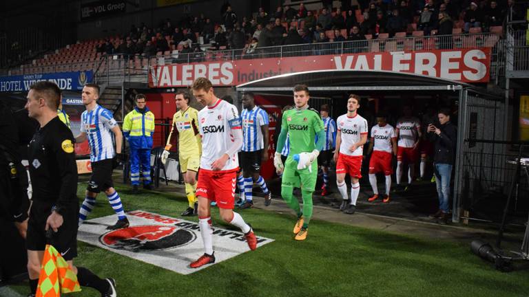 Helmond Sport-goalie Stijn van Gassel was de uitblinker tegen FC Eindhoven (foto: OrangePictures).