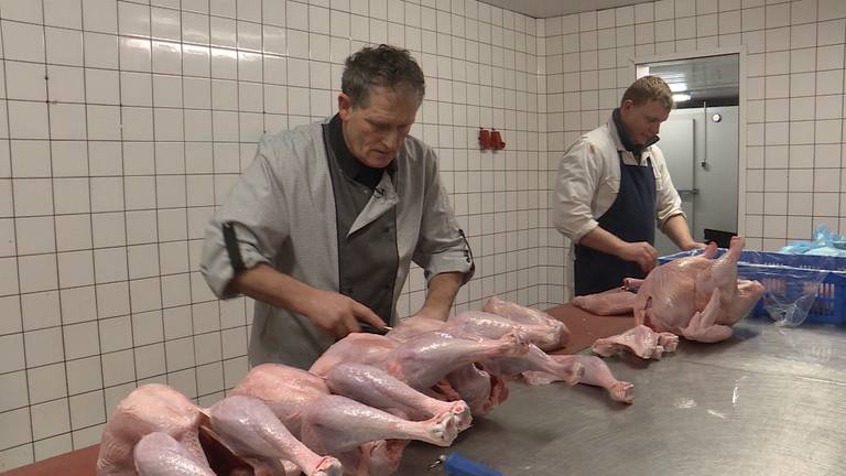 Topdrukte bij slagers en poeliers voor de feestdagen