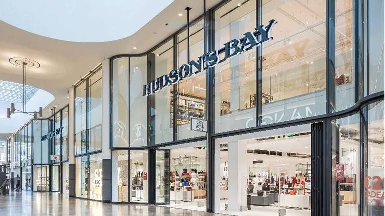 Vochtig Aanpassing Blauwe plek Doek valt voor winkels Hudson's Bay, eind dit jaar sluiten alle vestigingen  - Omroep Brabant