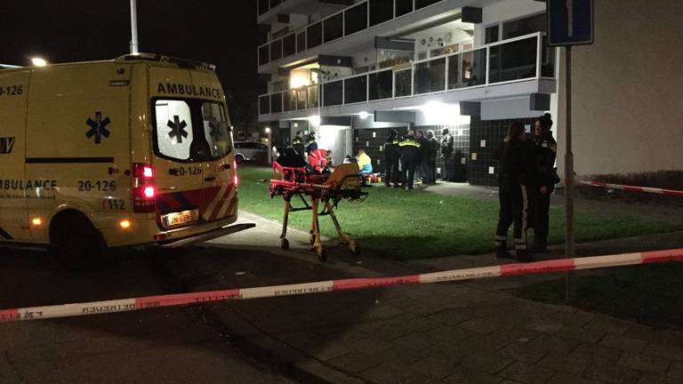 De politie viel rond zes uur 's ochtends de flat binnen. (Foto: Birgit Verhoeven)