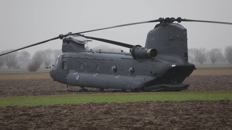 De chinook in het weiland. (Foto: SQ Vision Mediaprodukties)