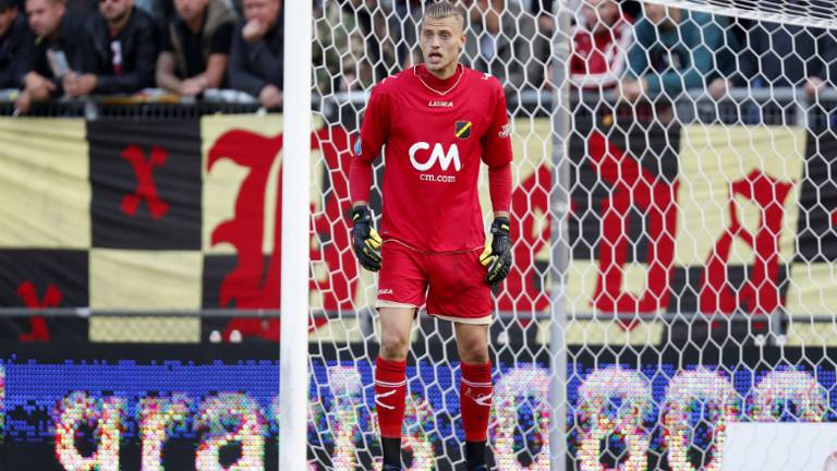 Doelman Andries Noppert op doel bij NAC. (foto: VI Images)