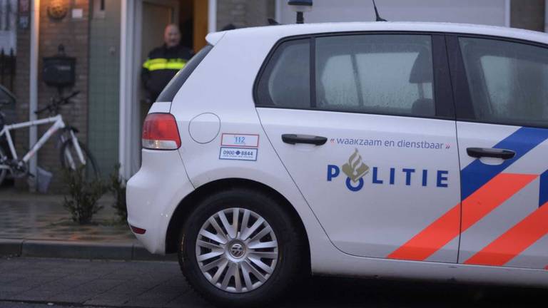 Een van de invallen in Geldrop. (Foto: Jeffrey Geurts / Stuve fotografie).