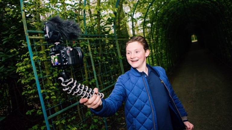 Bart van Iersel aan het werk in de Efteling (Foto: archief)