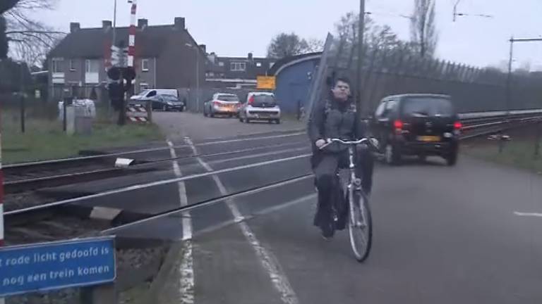 De omstreden spoorwegovergang in Den Bosch